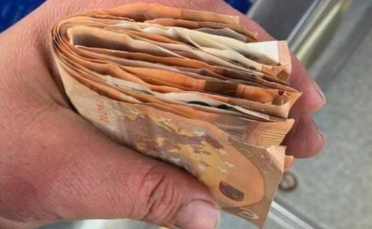 This Is Why A Vehicle Was Carrying 20 000 Euros In Cash That Rained this-is-why-a-vehicle-was-carrying-20-000-euros-in-cash-that-rained